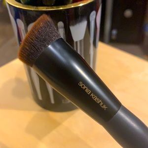 SONIA KASHUK Buffing Foundation Brush